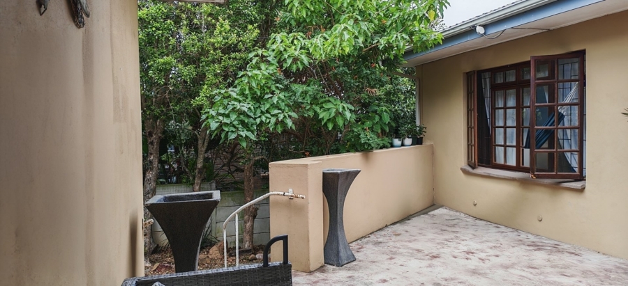 7 Bedroom Property for Sale in Dana Bay Western Cape